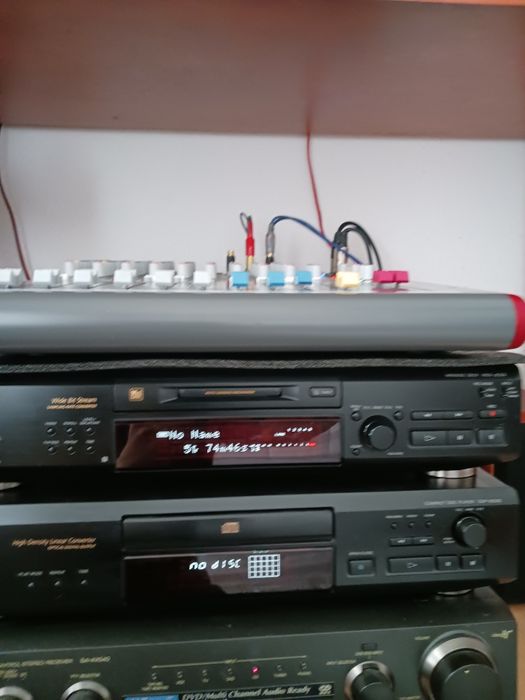 Compact disc sony  cdp xe 220 stare foarte buna