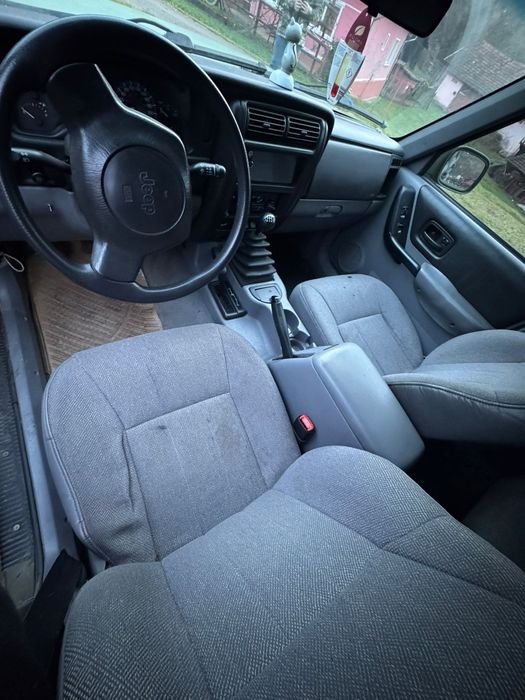 Vând jeep Cherokee xj 2.5 td Vm