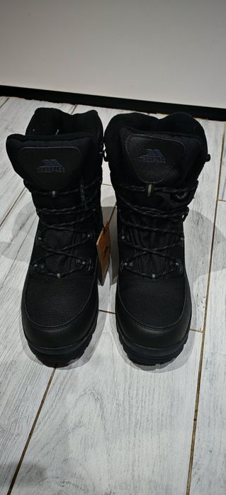 Vând ghete iarna Trespass