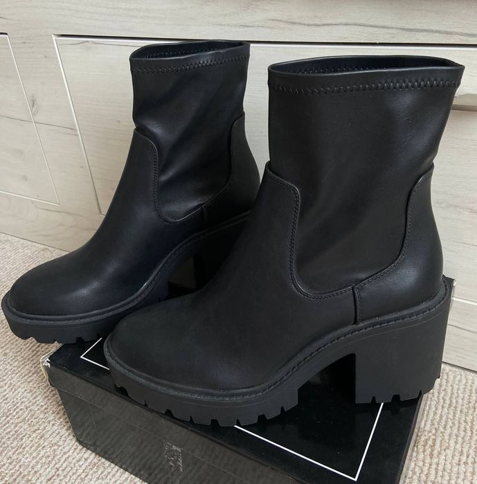 Новые ботинки привозные