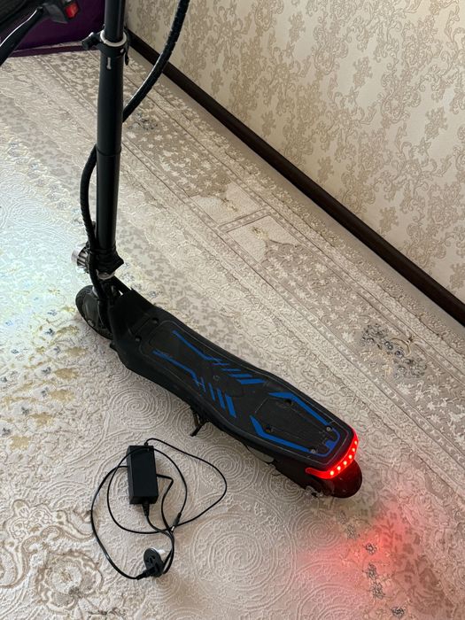 Продам электросамокат