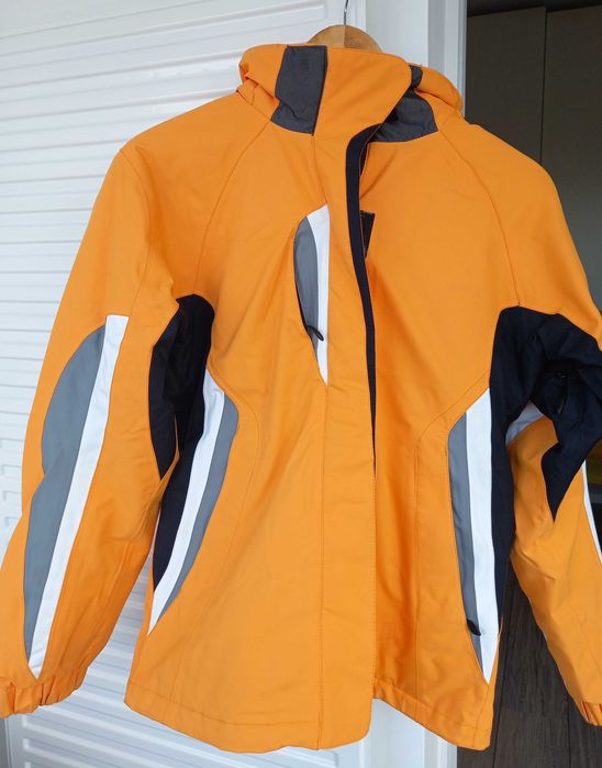 Geaca/costum ski, pt. fete/femei, 36-38 (S/M), impermeabilă(20000)