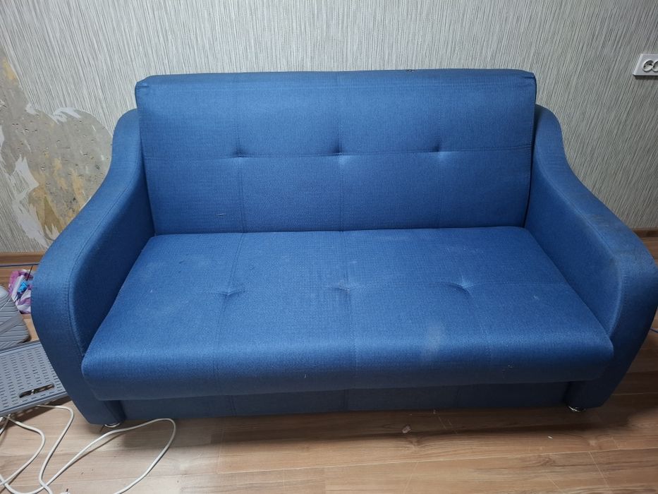 Продам диван срочно