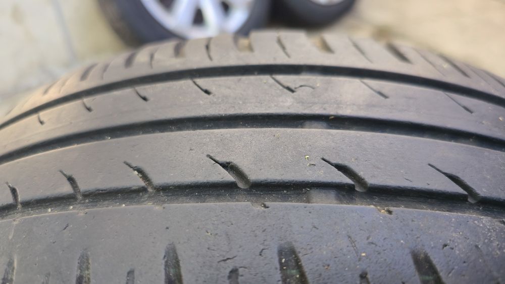 4 jante Renaul Symbol+CauciucuriContinetal  de vara+ jante tabla  in 4 prezoane175/65 R14 82 T