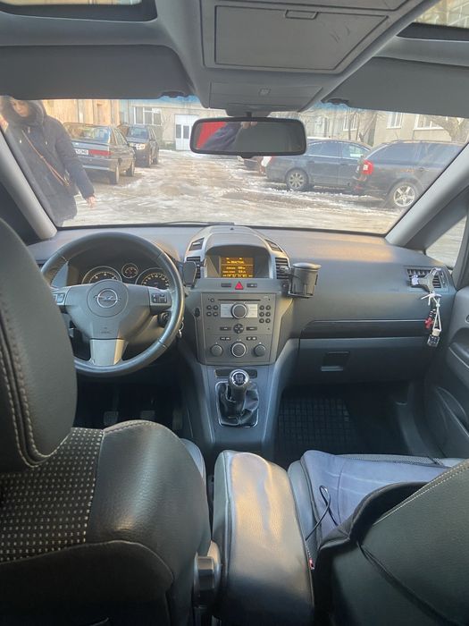 Vând Opel Zafira 1.9 Diesel
