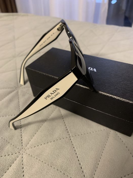 Оригинални черно-бели очила Prada Прада