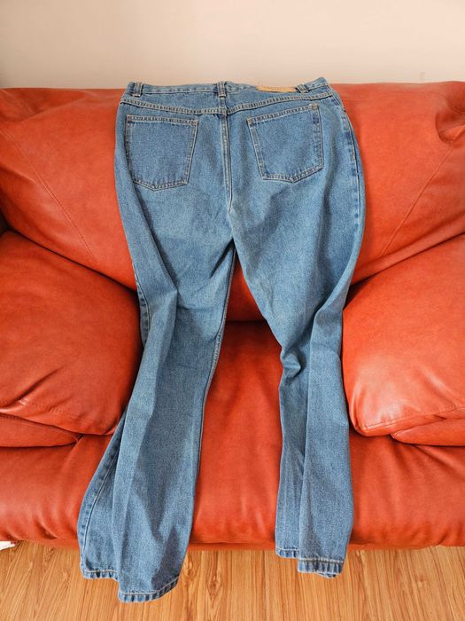 Vand  pantaloni blugies barbati marimea 34