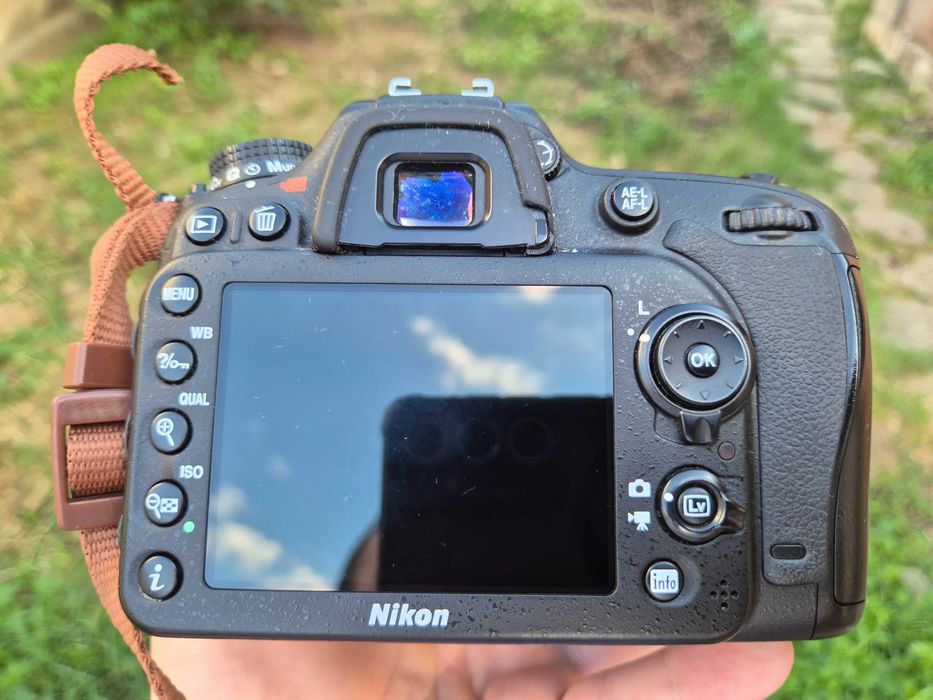 Nikon D7100 плюс 18-105 и 50мм 1.8G В ЧУДЕСНО СЪСТОЯНИЕ