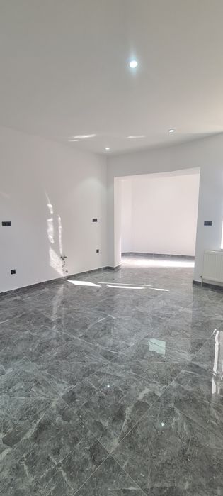 Inchiriez spațiu comercial