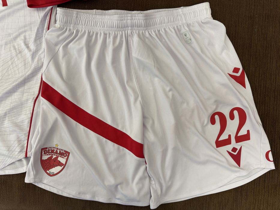 Echipament oficial de meci Macron FC Dinamo Bucuresti 24/25 marimea M/L