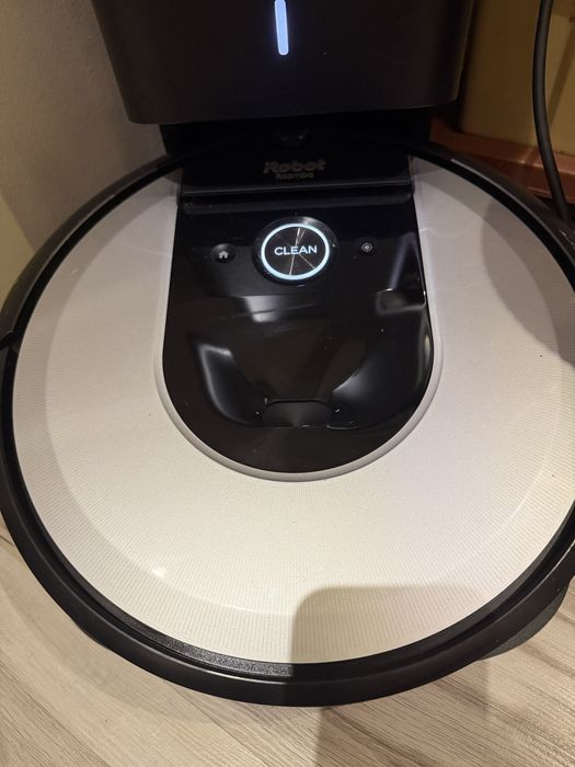 Прахосмукачка робот Roomba i7