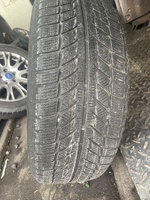 De vanzare  set 2 anvelope de iarna 225/55/R17