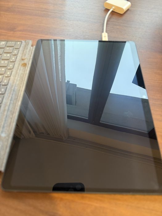 Surface Pro 11 X-Elite, garantie inca 1 an, negru