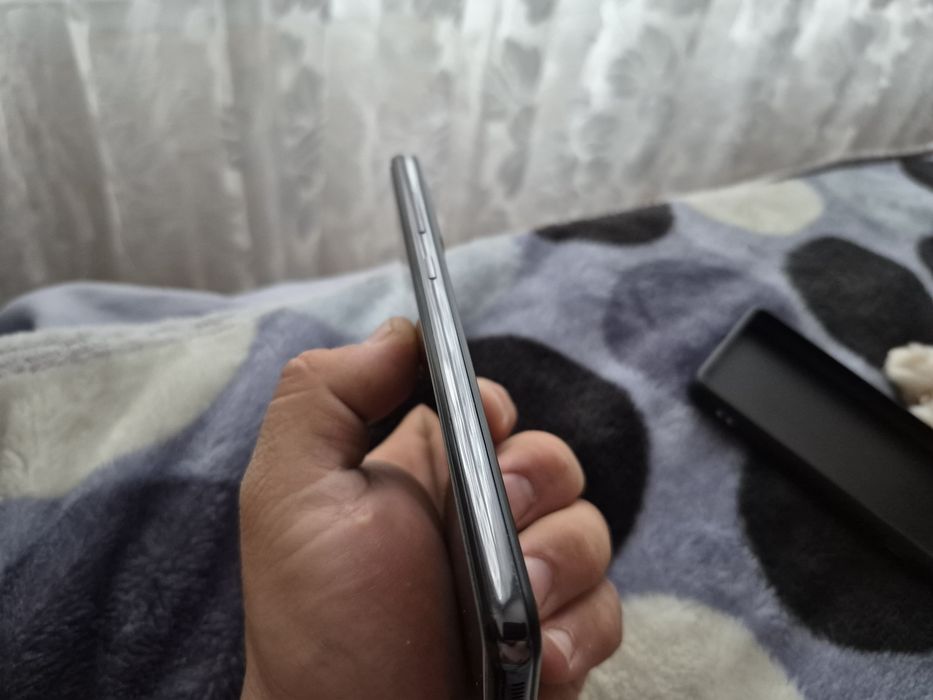 Samsung a52s 5g 6gb/128gb като нов