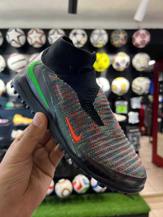 Футбольные сороконожки Nike Phantom GX для подростка