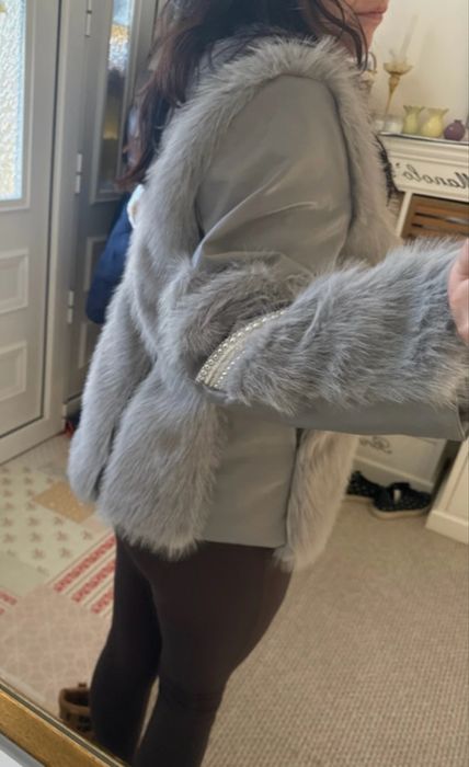 Jacheta blanita  gri noua S-M