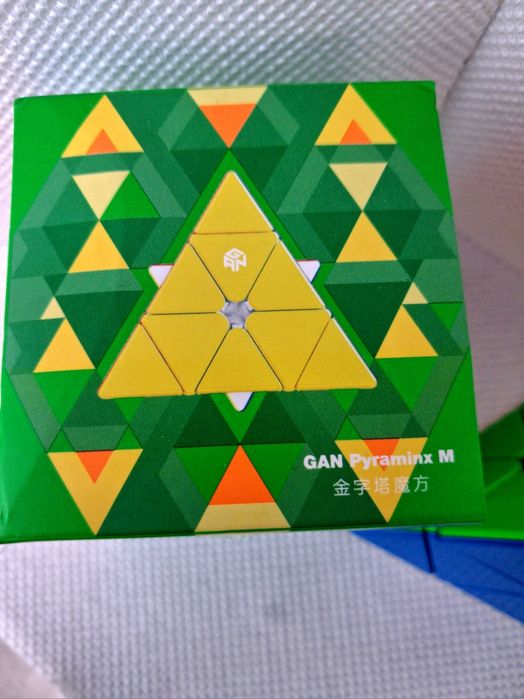 Кубче рубик Pyraminx M Gan