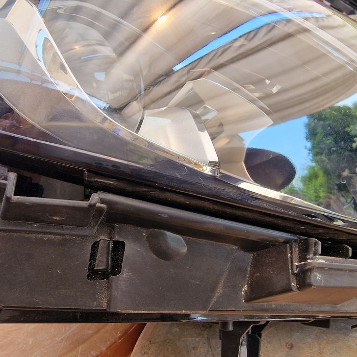 Mercedes Benz B klasse 247 десен фар