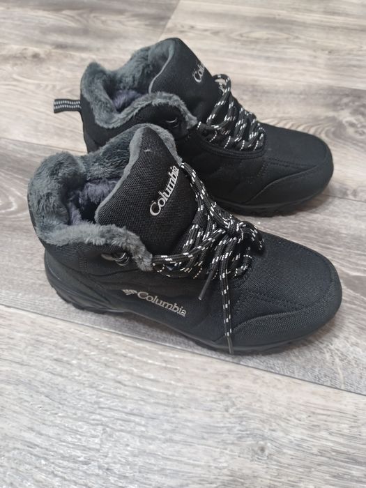 Продам зимние кроссовки Columbia