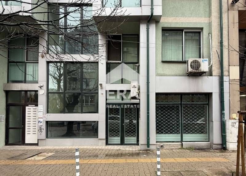 Представителен търговски обект в центъра на София