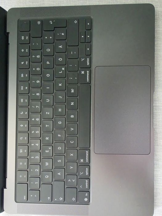 Laptop APPLE MacBook Pro 14 Apple M5, 14.2" Liquid Retina XDR, 16GB, SSD 512gb, 10-core GPU, macOS Sequoia, Space Black, Tastatura Qwertz germania
