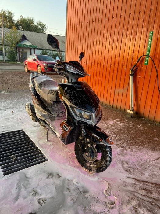 Продам скутер М8 125 кубов