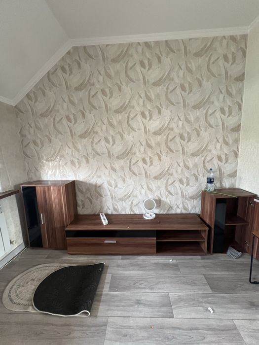 тумба под тв почти новая