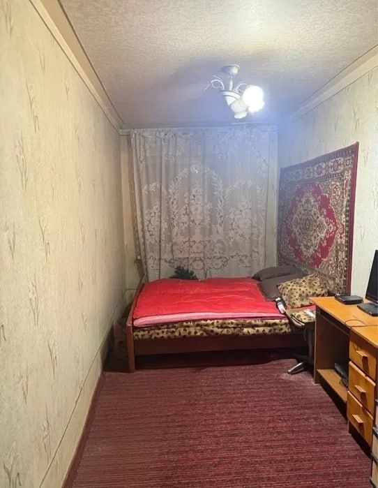 Чиланзар 24 квартал 2/4/5 Кирпичный дом, смежка, балкон 2*6
