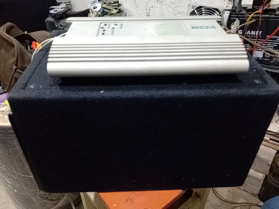 Subwoofer auto Pioneer și amplificator Infinity