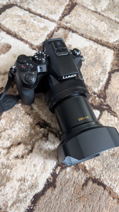 Panasonic Lumix FZ2000