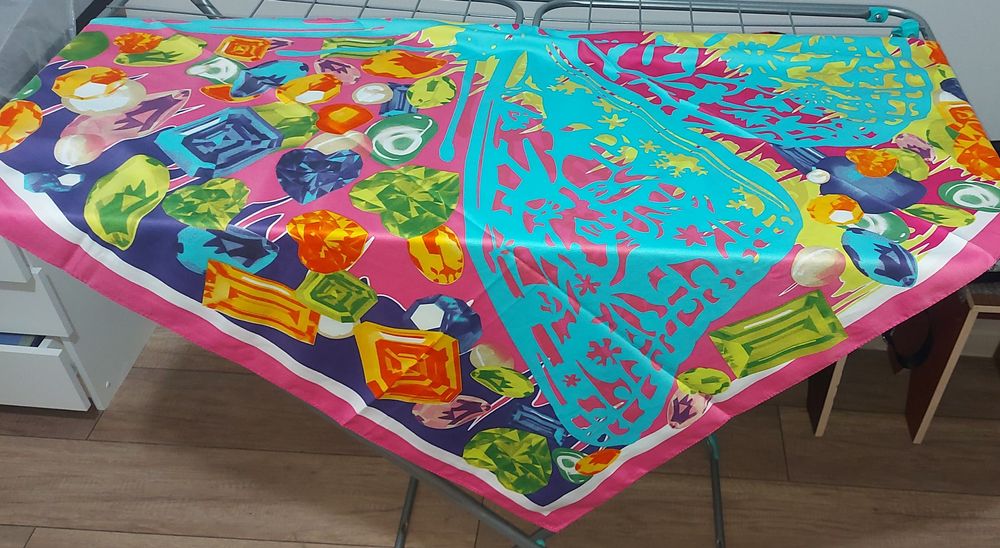 платки новые шелковые