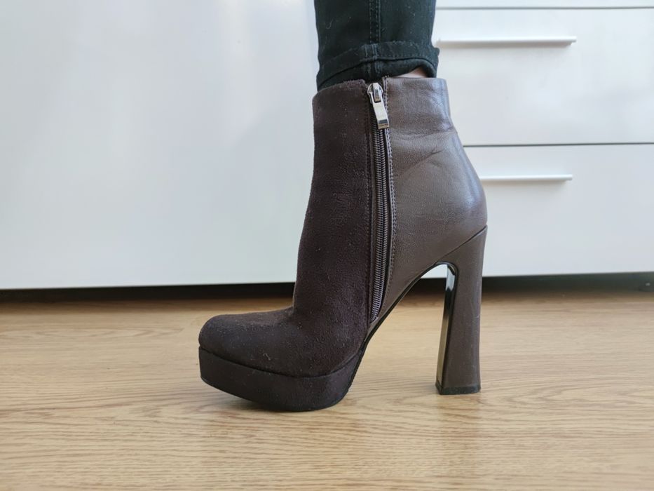 Дамски обувки на висок ток