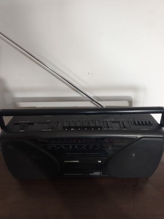 Радио касетофон Grundig