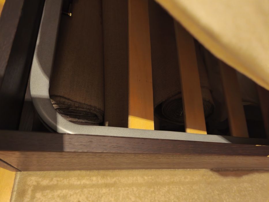 Спалня 90 см х 200 см  с подматрачна рамка и матрак HappyDreams