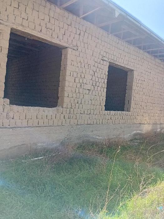 Hovli sotiladi yangi qurilgan