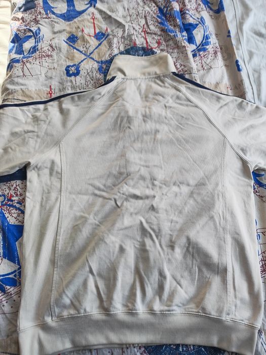 Продавам мъжко горнище L