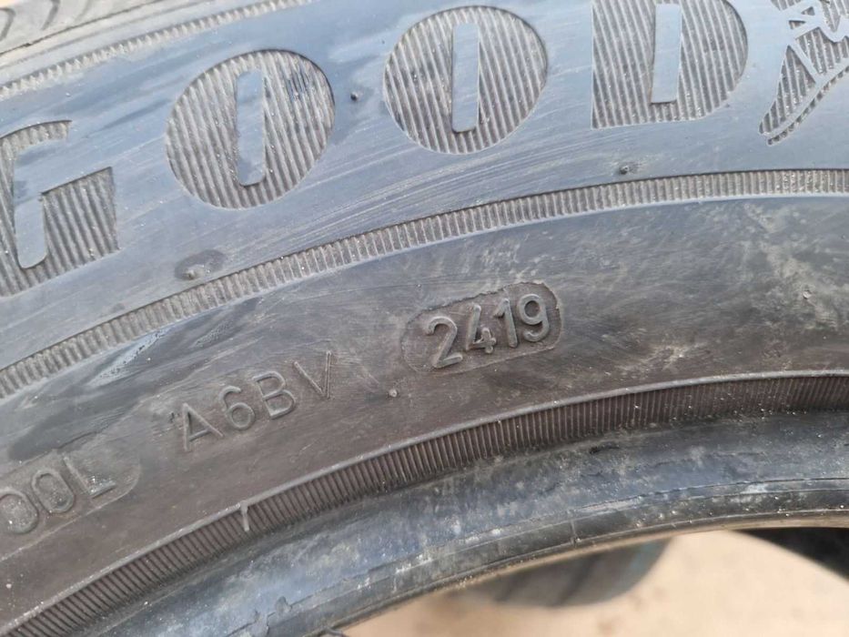 2 Goodyear R16C 215/65 Летни бусови гуми  DOT2419
