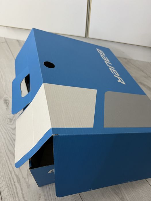 Коньки BAUER новые почти