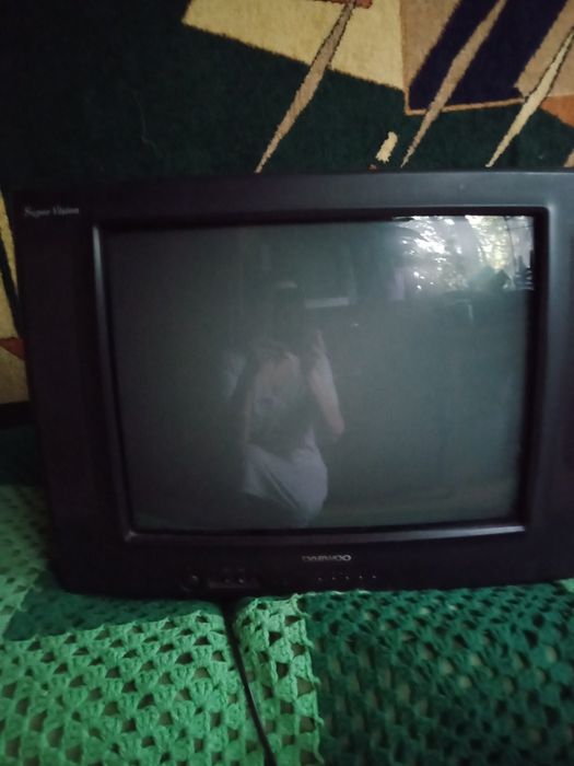 Продам телевизор