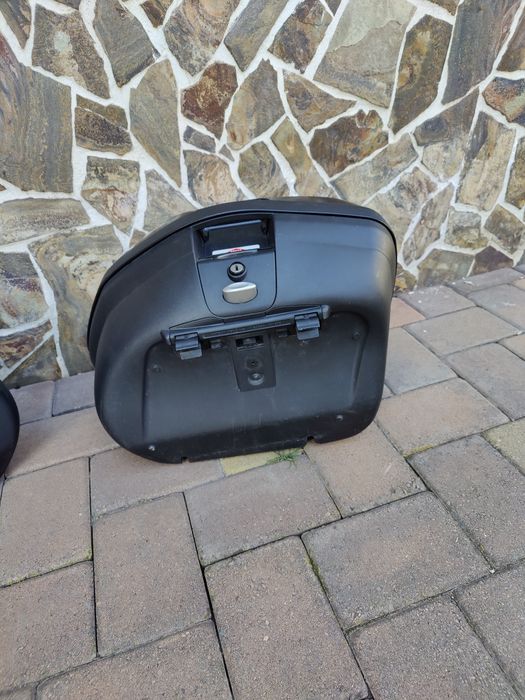 Genți laterale Givi v35+suport lateral Givi monokey