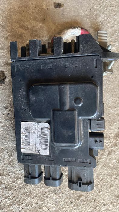 Tablou siguranta / siguranțe borna Renault Megane 3 1.5 dci 243800011R