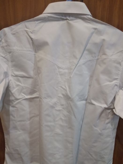 Продаются женские офисные блузки,белого цвета,натуральный хлопок