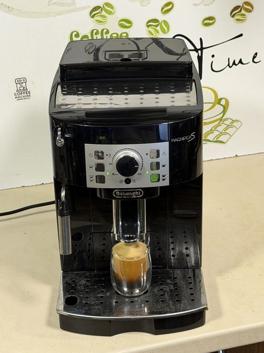 Кафемашина кафе автомат delonghi magnifica S с гаранция