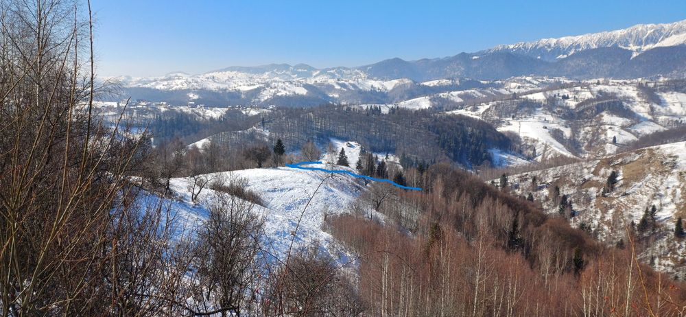 Teren cu vedere la Piatra Craiului