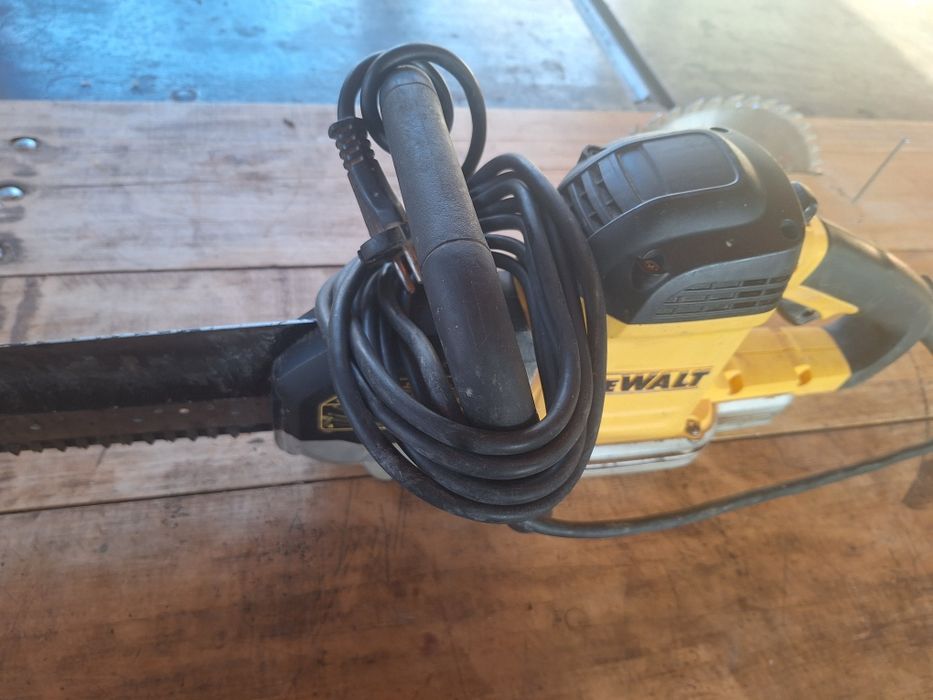 Vând mașină Dewalt pentru tăiat cărămidă