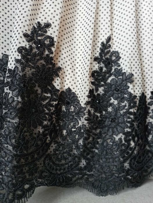 Rochie Guara, mărimea 38, negru/bej cu buline, mătase și dantelă