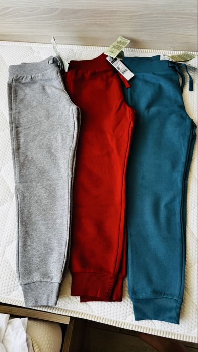 *НОВИ*Benetton* Спортни долнища и дънки -122/130см