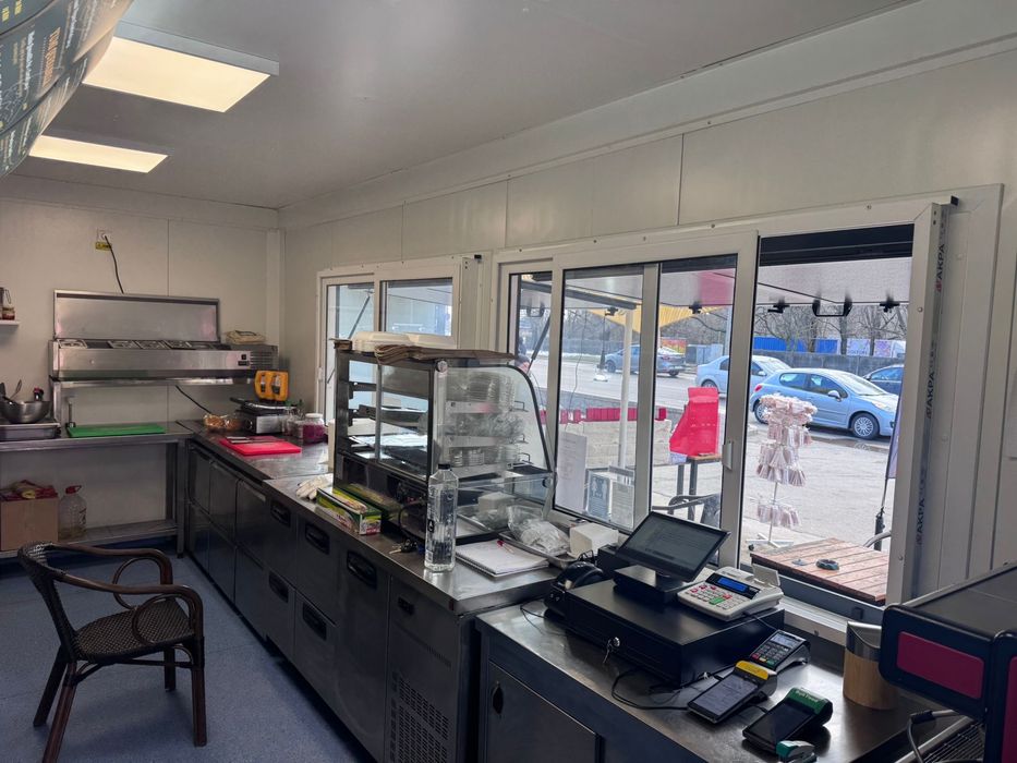 Afacere la cheie!!!Fast-food container mobil