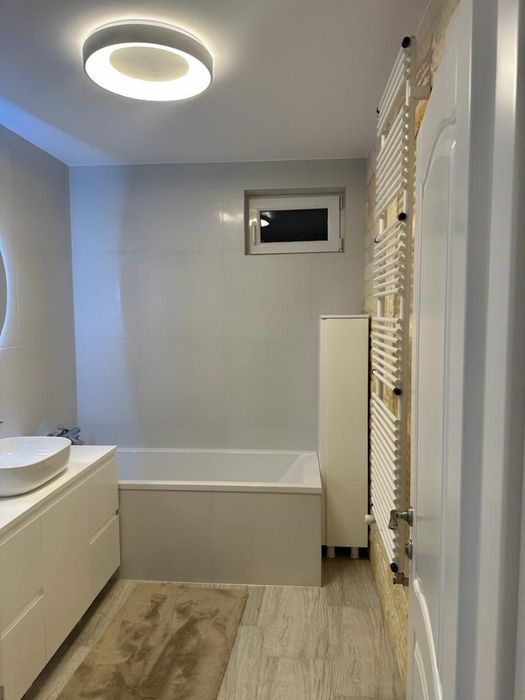 Vand apartament Zamca (casa de pensii )