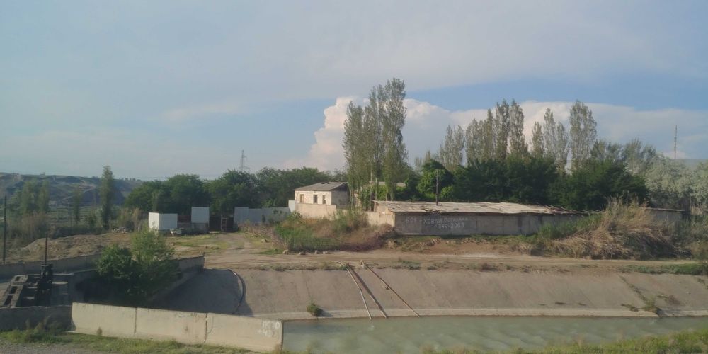 ховли ва нотурар жой  сотилади